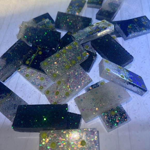 Dominos - Picture 7 of 7